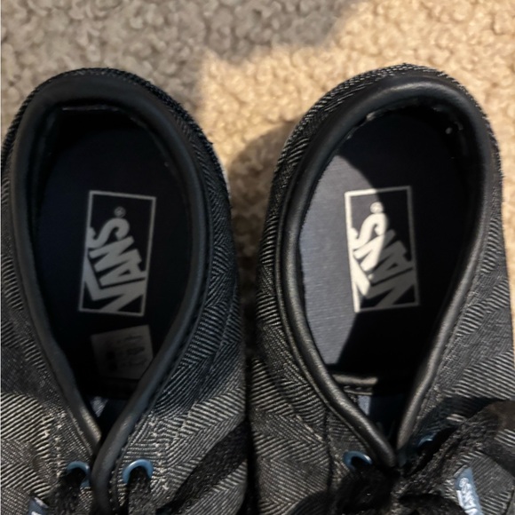 Boys VANS charcoal gray and black tie sneakers - Picture 3 of 14